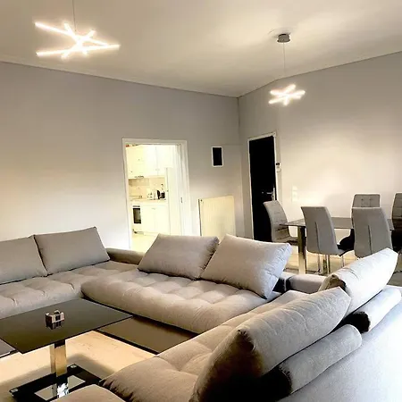Apartment Spacious In *
